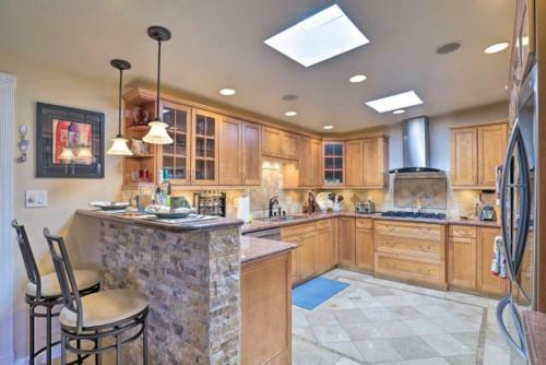 Luxury Tucson Home With Game Room And Spa Master Retreat