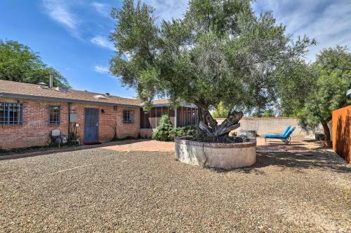 Pet-friendly Home, 4 Miles To U Of A Campus