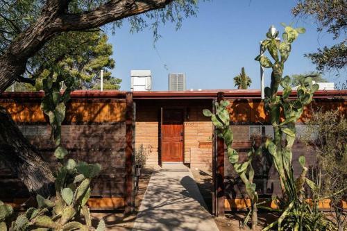 The Rosewood Adobe - Private Retreat W/pool