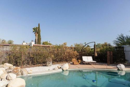 The Rosewood Adobe - Private Retreat W/pool