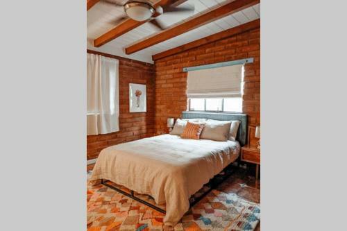 The Rosewood Adobe - Private Retreat W/pool