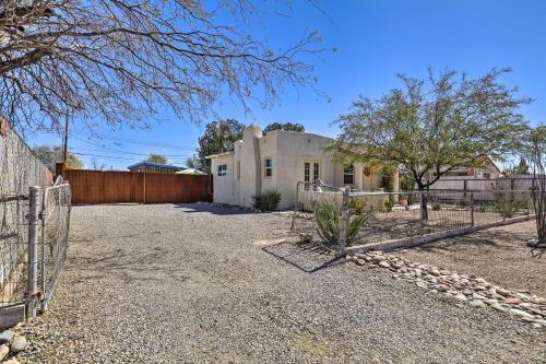 Stunning Tucson Home 3 Patios, Unique Decor!