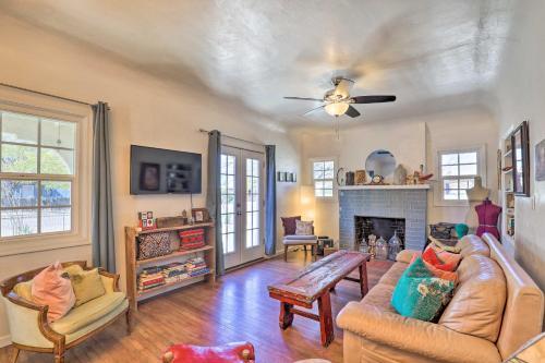 Stunning Tucson Home 3 Patios, Unique Decor!