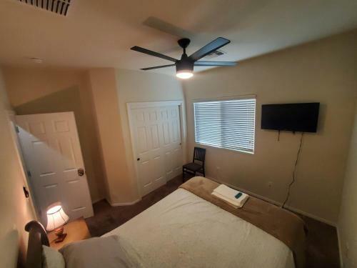 Hostal Phoenix Iii, Minutes To Airport And Downtown