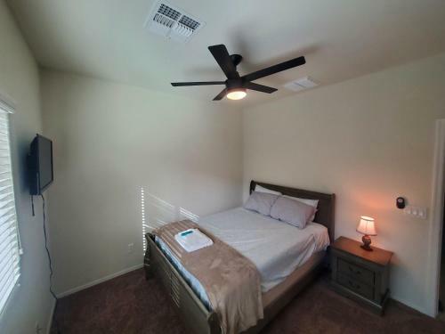 Hostal Phoenix Iii, Minutes To Airport And Downtown