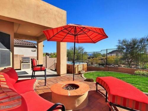 North Phoenix Hillside 4 Bdrm Wviews & Hot Tub