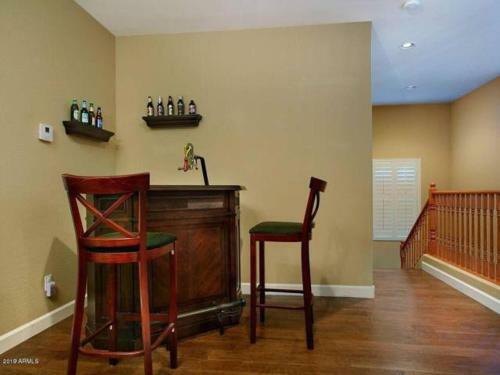 North Phoenix Hillside 4 Bdrm Wviews & Hot Tub