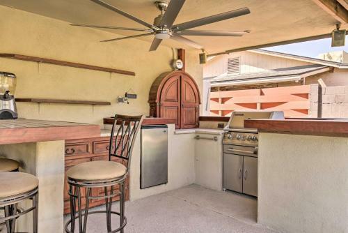 Phoenix Home With Pool, Backyard, And Gas Grill!