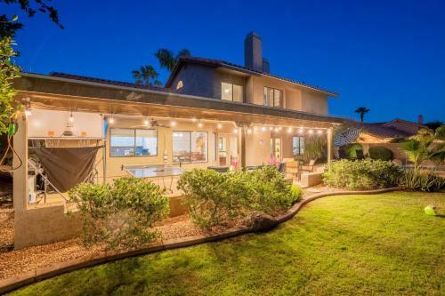 Premier Hosts Present Scottsdale Luxury Oasis With Lagoon Pool