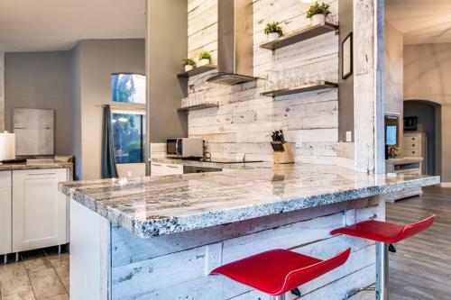Luxury Modern Home Whtd Pool In North Scottsdale