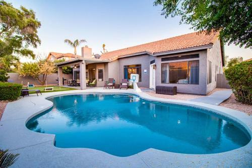 Luxury Modern Home Whtd Pool In North Scottsdale