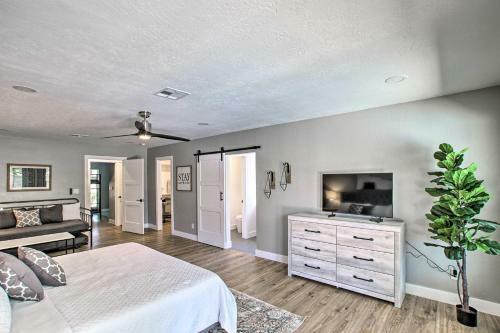 Central Scottsdale Oasis With Pool And Game Room!