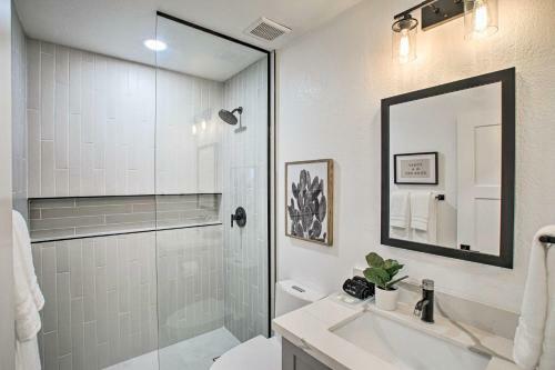 Central Scottsdale Oasis With Pool And Game Room!