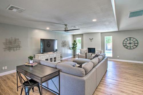 Central Scottsdale Oasis With Pool And Game Room!