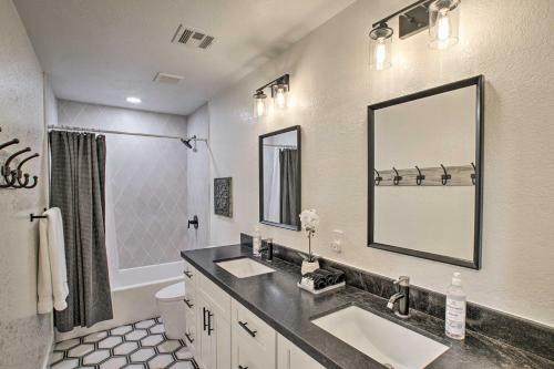 Central Scottsdale Oasis With Pool And Game Room!