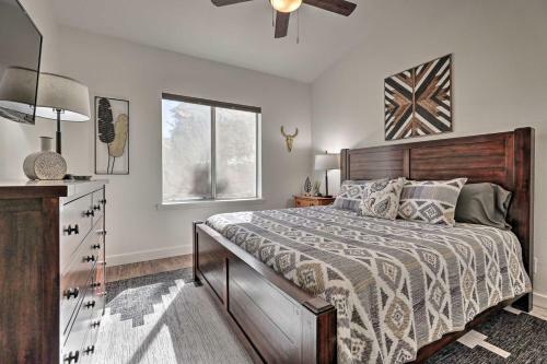 Stylish Phoenix Sanctuary With Outdoor Oasis!