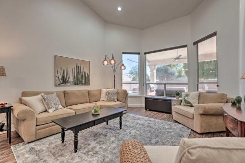 Stylish Phoenix Sanctuary With Outdoor Oasis!