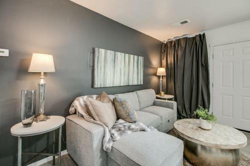 Designer Condo In Hip Zen Yard Midtown Phoenix