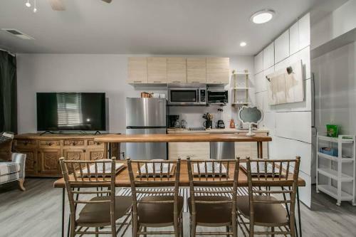 Designer Condo In Hip Zen Yard Midtown Phoenix