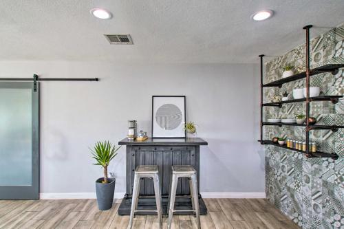 Charming Phoenix Home With Patio About 3 Mi To Dtwn