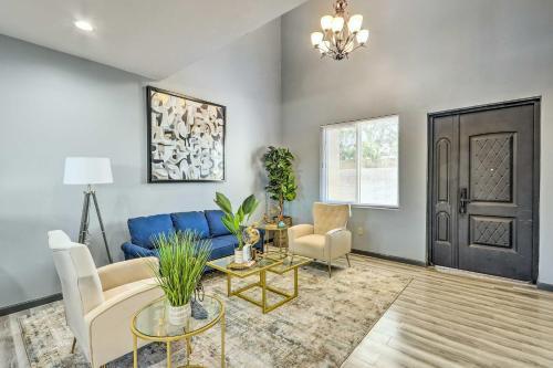 Chic Pet-friendly Townhome Near Papago Park!