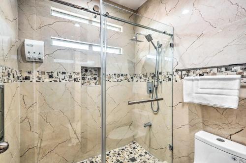 Chic Pet-friendly Townhome Near Papago Park!