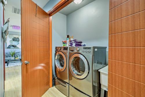 Chic Pet-friendly Townhome Near Papago Park!