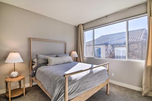 Spacious Phoenix Townhome With Balcony And Office