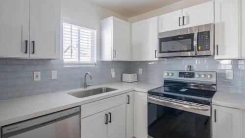 Wanderjaunt - Hallie - 2br Guesthouse - Central Phoenix