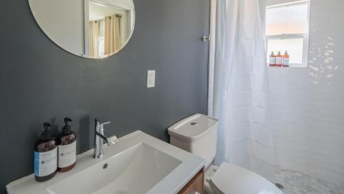 Wanderjaunt - Hallie - 2br Guesthouse - Central Phoenix