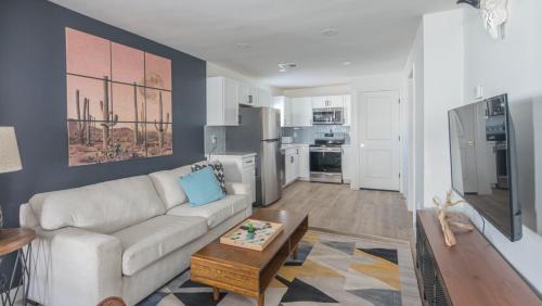 Wanderjaunt - Hallie - 2br Guesthouse - Central Phoenix