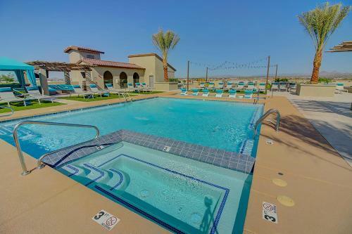 Rooftop Pool - Tpc, Shopping & Dining 2 Miles Wtih Parking - 4427