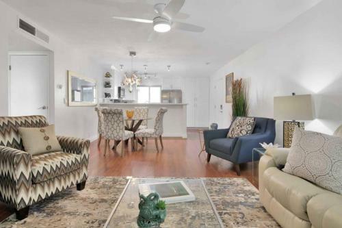 Apartamento Old Town 2 Bedroom Condo