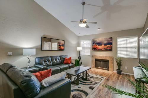 Beautiful North Scottsdale 2 Bedroom Condo