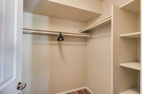 Beautiful North Scottsdale 2 Bedroom Condo