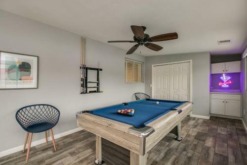 Modern Chic Old Town Scottsdale Home Wpool & Gym