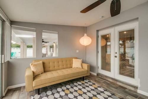 Modern Chic Old Town Scottsdale Home Wpool & Gym
