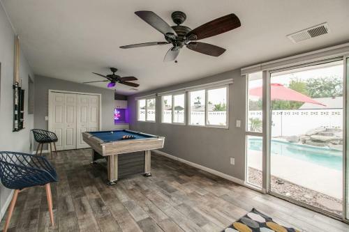 Modern Chic Old Town Scottsdale Home Wpool & Gym