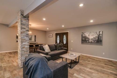 Modern Chic Old Town Scottsdale Home Wpool & Gym