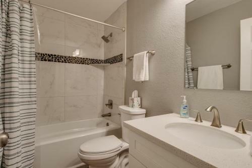 Modern Chic Old Town Scottsdale Home Wpool & Gym