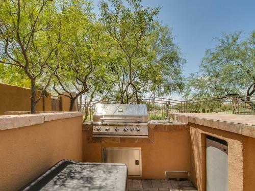 Scottsdale 4 Bdrm In Exclusive Gated Community Edit