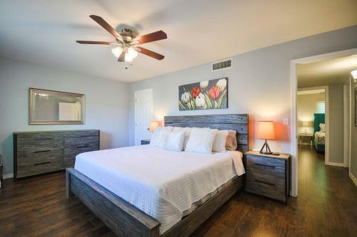 Luxury Condo- Walk To Old Town, Scottsdaleking II