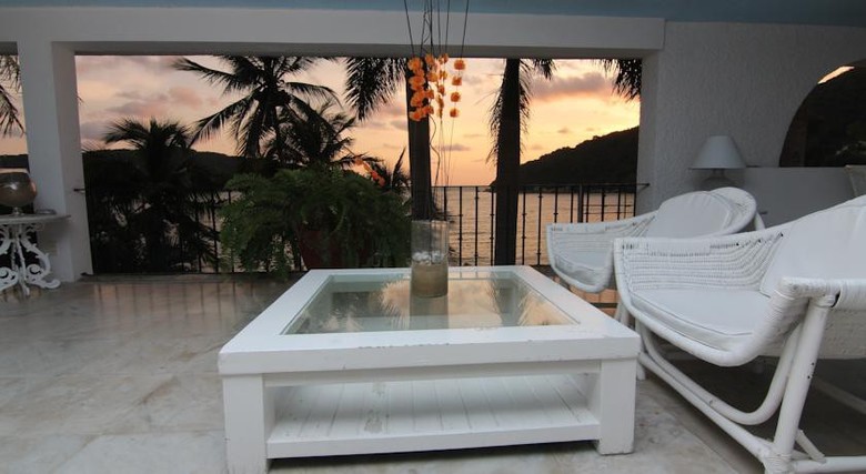 Casas Y Villas Real Estate - Casa Aldila