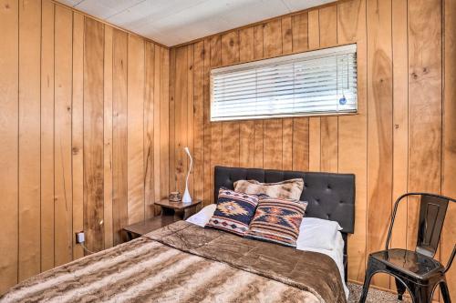 Peaceful Tiny Cabin About 3 Mi To Big Bear Lake!