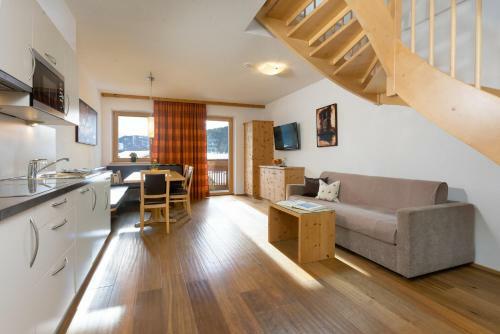 Hostal Dorfblick Fiss - Apartments & Rooms