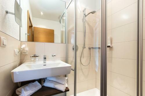 Hostal Dorfblick Fiss - Apartments & Rooms