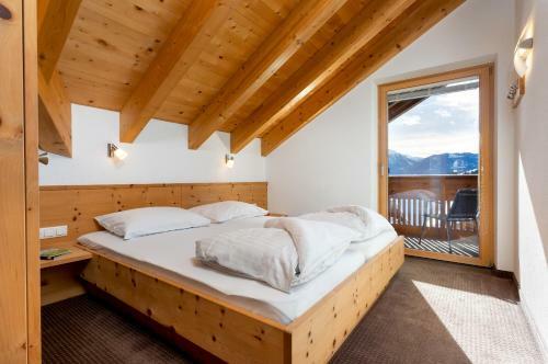 Hostal Dorfblick Fiss - Apartments & Rooms