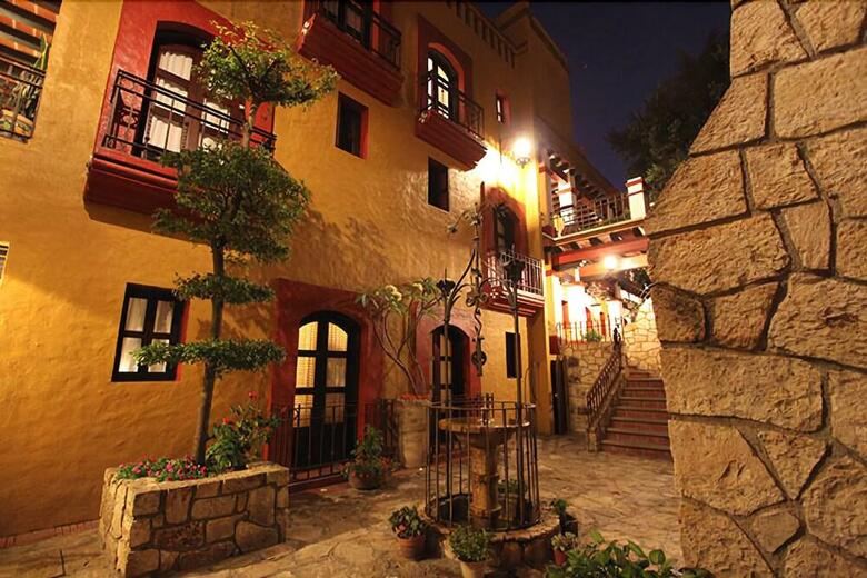Hotel Casa Del S�tano