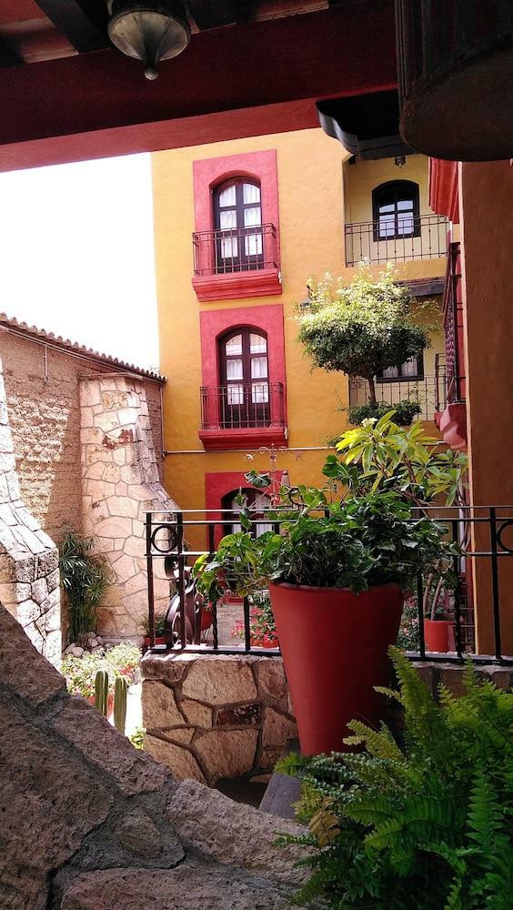 Hotel Casa Del S�tano