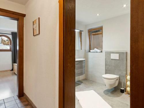 Cozy Apartment In Hart Bei F�gen